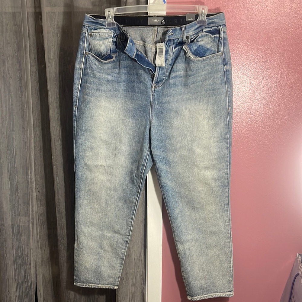 Torrid MOM STRAIGHT VINTAGE STRETCH HIGH-RISE JEAN (SHORT) 16R, never worn.